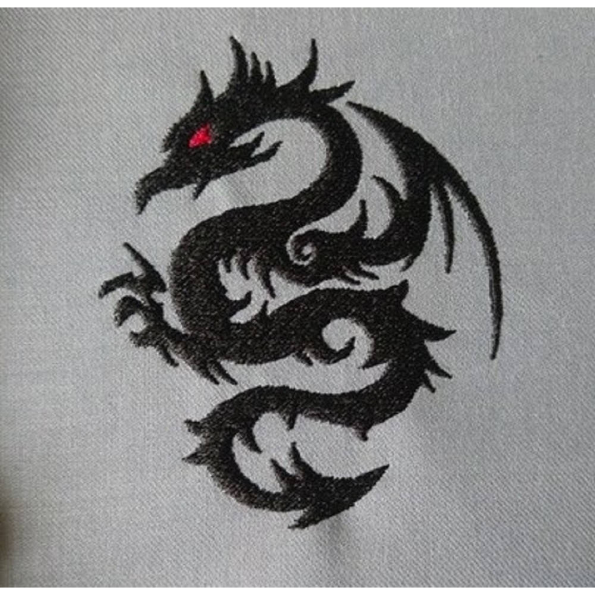 Tribal-Drache Stickdatei in Schwarz, Originalansicht