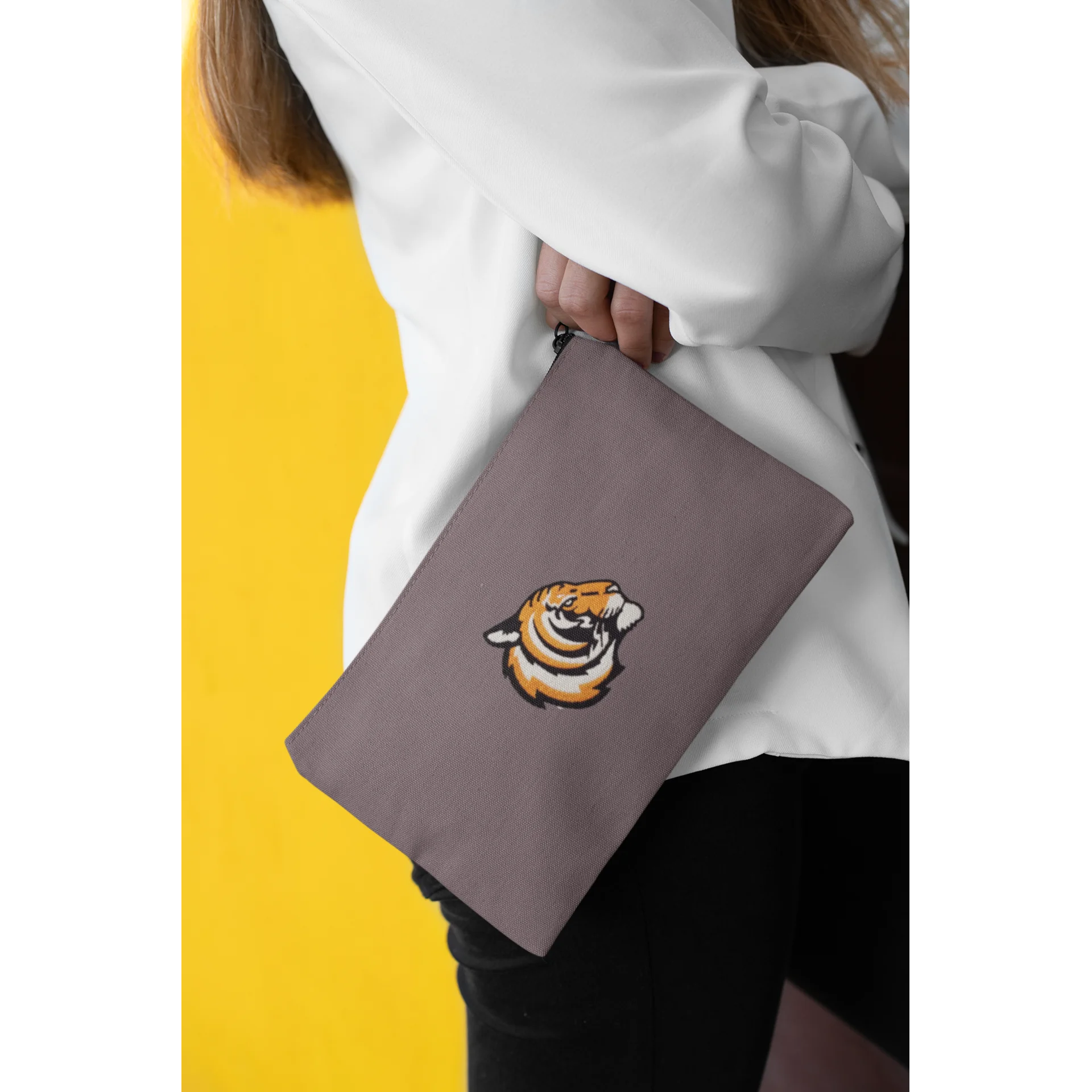 Tiger Stickmuster auf Tasche